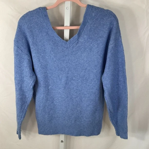 Magaschoni Relaxed V-Neck Sweater - Dusty Blue - Picture 2 of 5